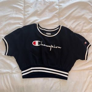 Champion medium cropped sweat shirt top
